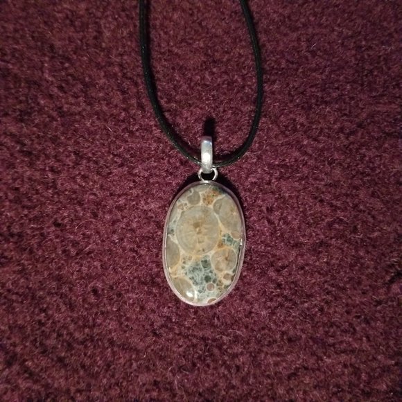 COPY - Peanut obsidian gemstone pendant, silver plate, artisan, unisex - Picture 2 of 6